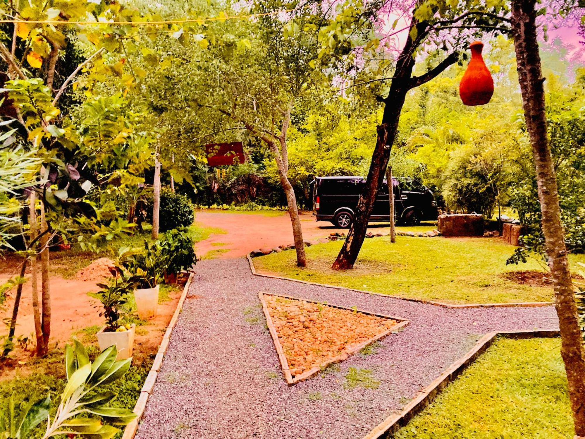 Suncity Privacy Cottages Udawalawe Exterior foto